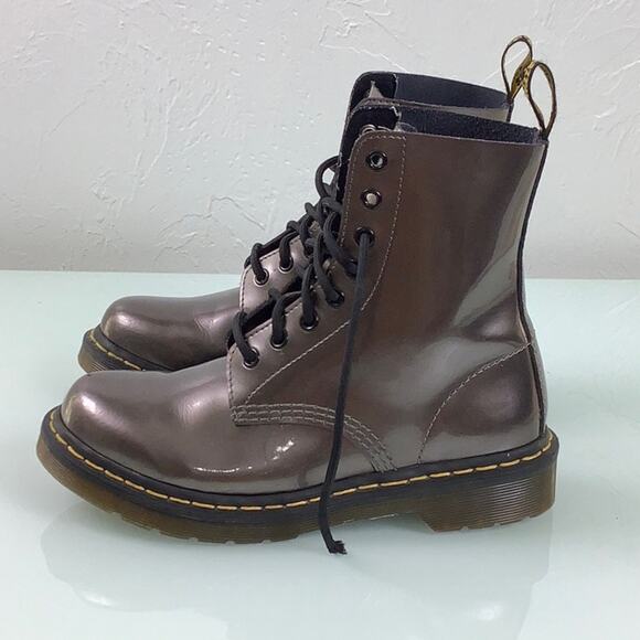 Dr. Martens Pascal 8 eyelet lace up patent platinum boots women size 7 - Picture 7 of 16